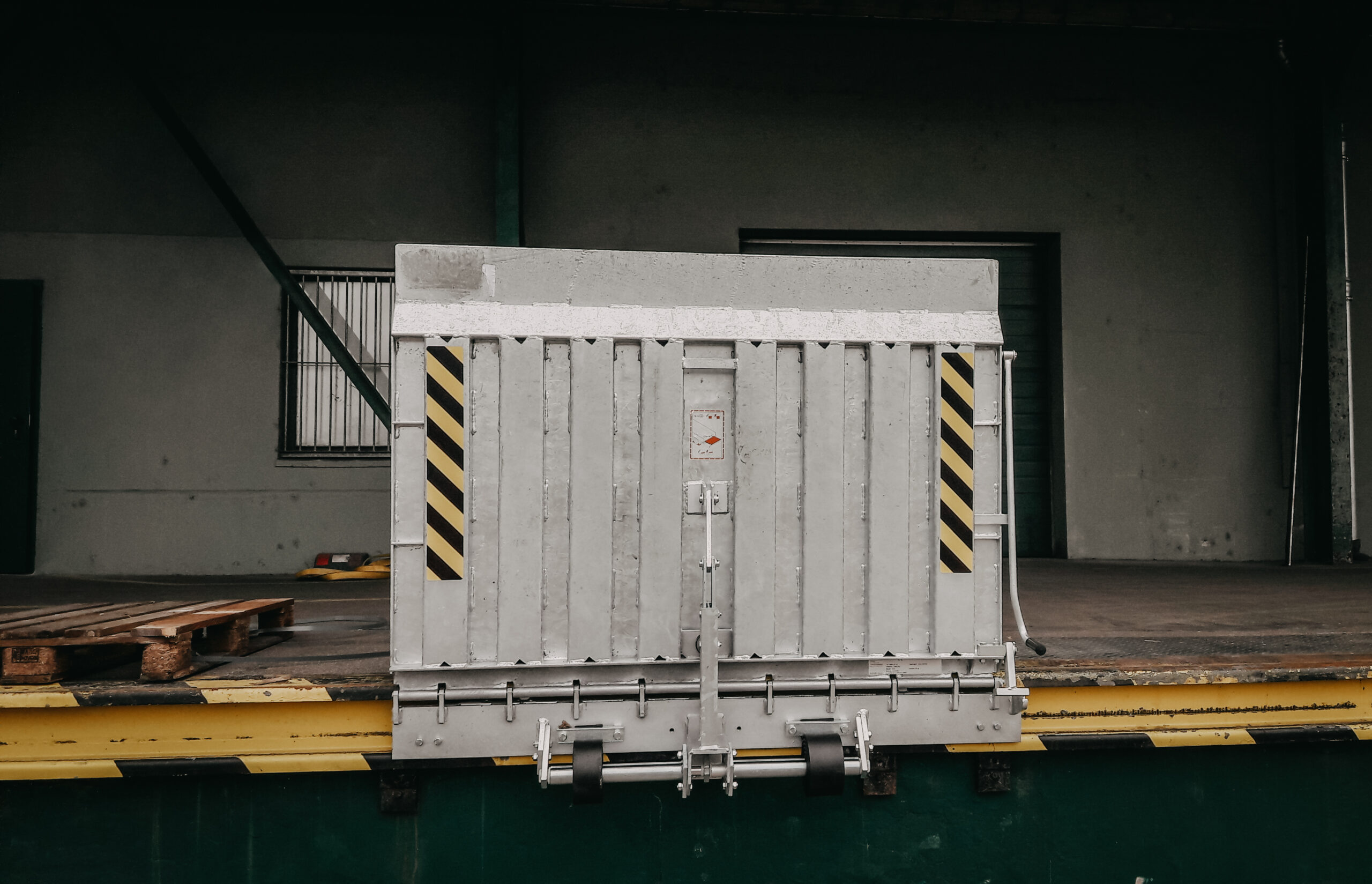 Federmechanische Ladebrücke